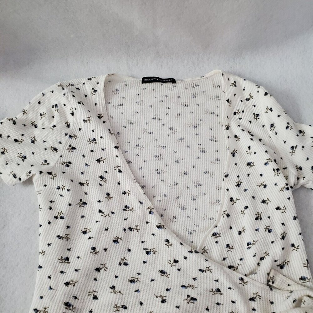 Brandy Melville Top Blue Rosebud Short Sleeve Crop Wrap Around - Picture 6 of 10